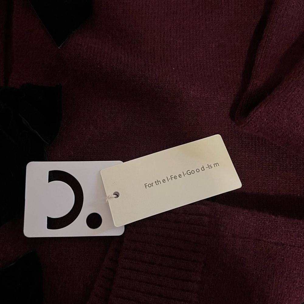 Commense Maroon Cardigan with Black Velvet Bows - Picture 3 of 4